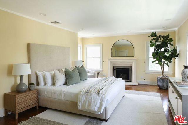218 Lorraine, Los Angeles, CA 90004