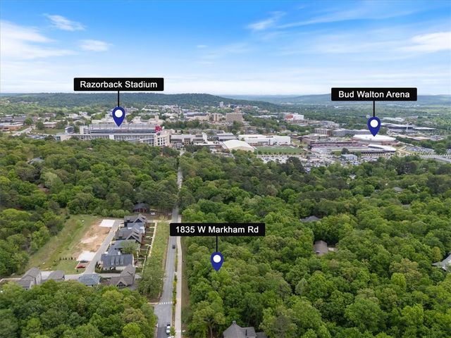 1835 W Markham Road, Fayetteville, AR 72701