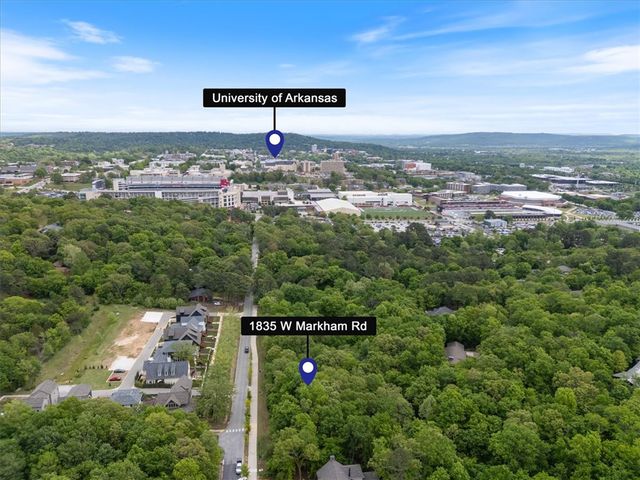 1835 W Markham Road, Fayetteville, AR 72701