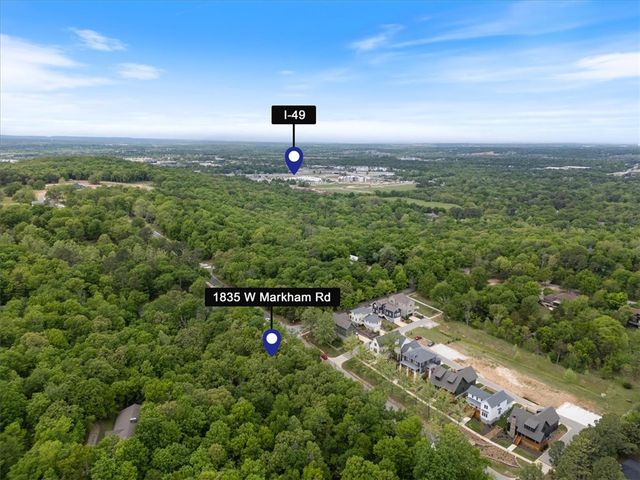 1835 W Markham Road, Fayetteville, AR 72701