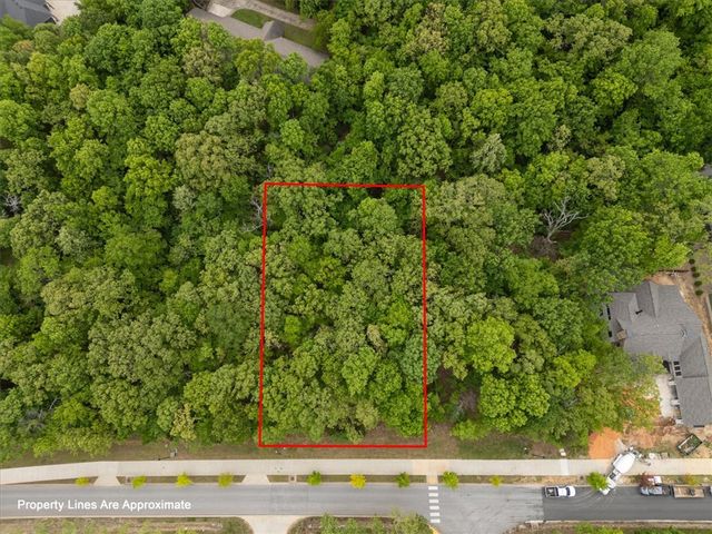 1835 W Markham Road, Fayetteville, AR 72701
