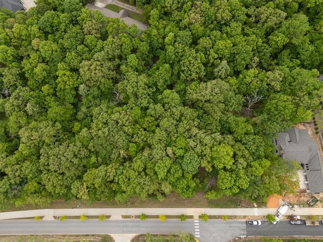 1835 W Markham Road, Fayetteville, AR 72701