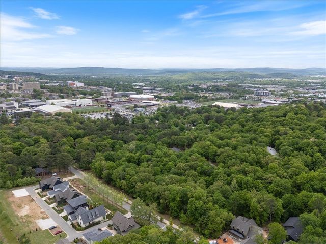 1835 W Markham Road, Fayetteville, AR 72701
