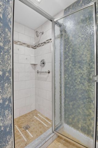 204 Flanders E, Delray Beach, FL 33484