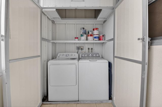 204 Flanders E, Delray Beach, FL 33484