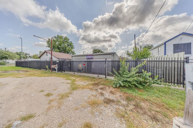 10706 Bauman Road, Houston, TX 77076