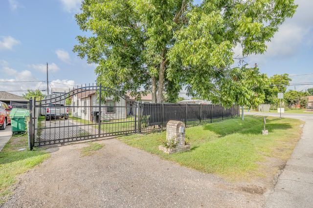 10706 Bauman Road, Houston, TX 77076