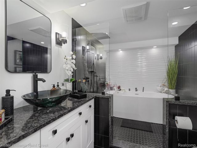 50311 Highpoint Court, Macomb Township, MI 48044