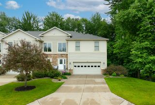 907 N Sandalwood Circle 71, Norton Shores City, MI 49441