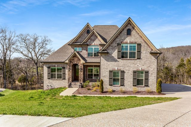 232 Amana Dr, Lebanon, TN 37087