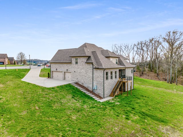 232 Amana Dr, Lebanon, TN 37087