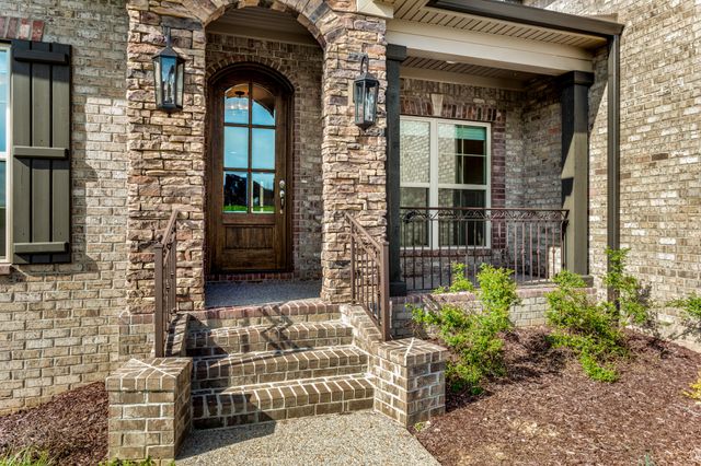 232 Amana Dr, Lebanon, TN 37087