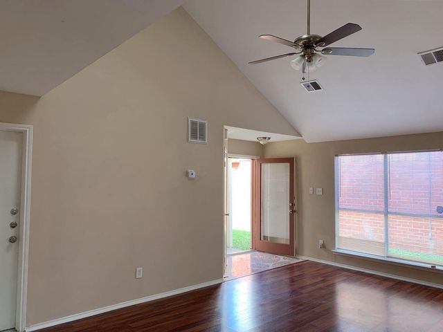 5922 Cinnamon Creek Circle, Houston, TX 77084