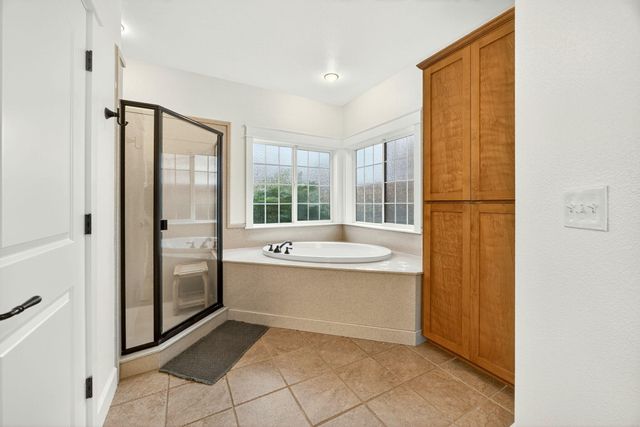 13 Portabello Way, Eagle Point, OR 97524