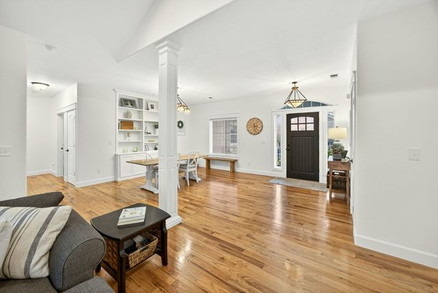 13 Portabello Way, Eagle Point, OR 97524