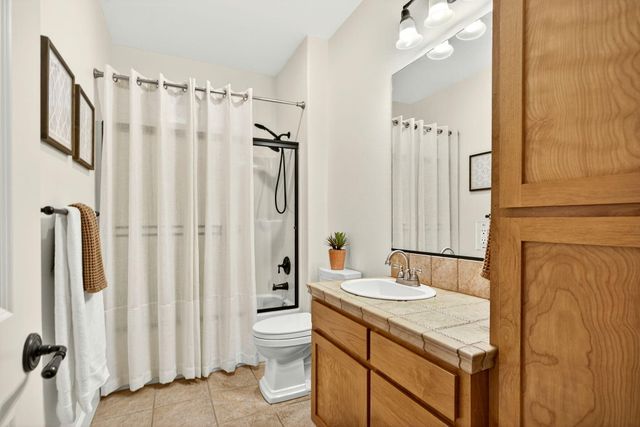 13 Portabello Way, Eagle Point, OR 97524