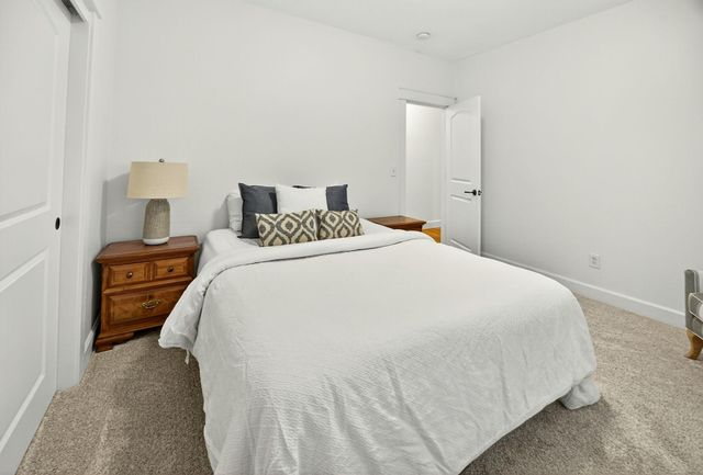 13 Portabello Way, Eagle Point, OR 97524