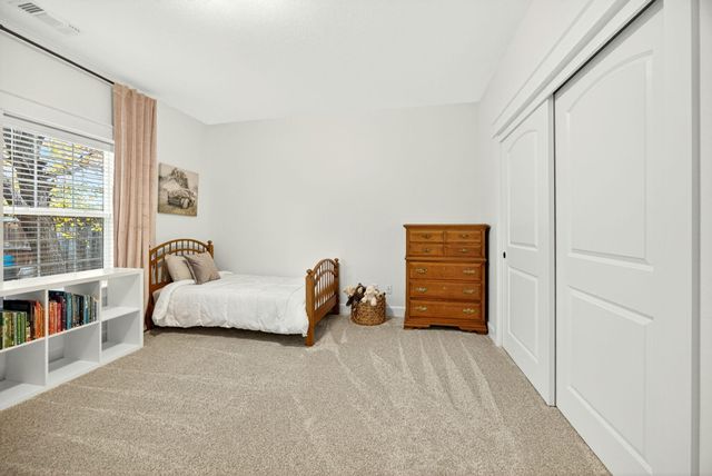 13 Portabello Way, Eagle Point, OR 97524