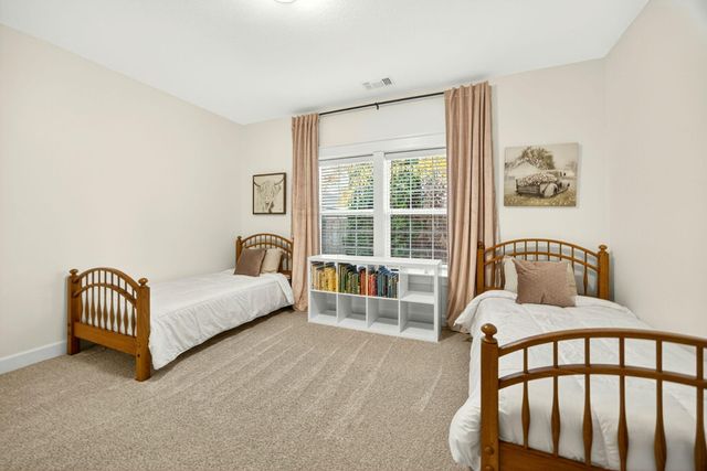 13 Portabello Way, Eagle Point, OR 97524