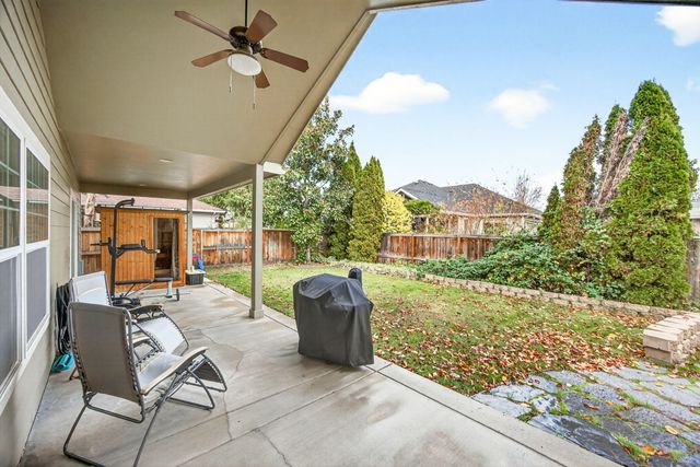 13 Portabello Way, Eagle Point, OR 97524