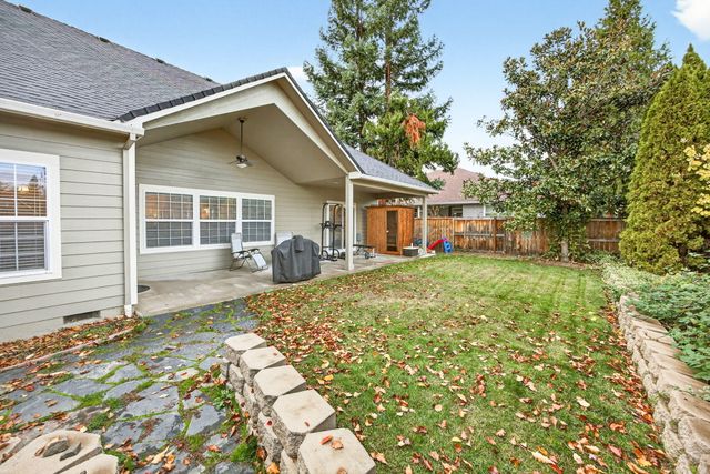 13 Portabello Way, Eagle Point, OR 97524