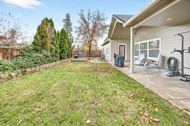 13 Portabello Way, Eagle Point, OR 97524