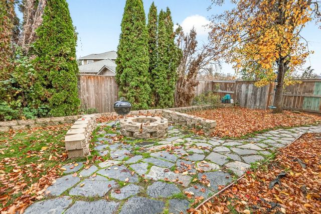 13 Portabello Way, Eagle Point, OR 97524