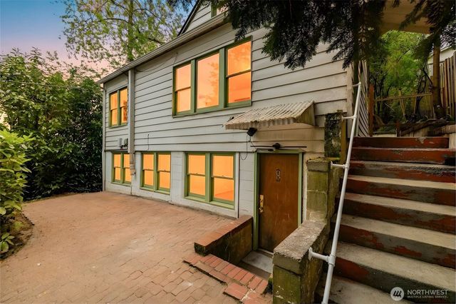 3915 S Brandon St, Seattle, WA 98118