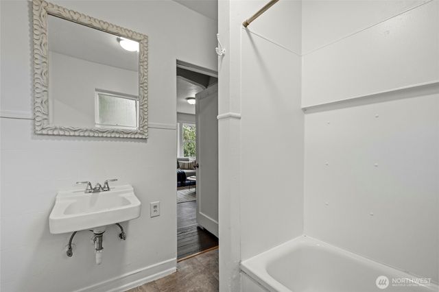 3915 S Brandon St, Seattle, WA 98118