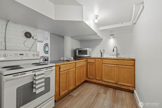 3915 S Brandon St, Seattle, WA 98118