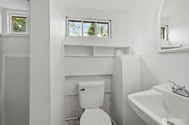 3915 S Brandon St, Seattle, WA 98118