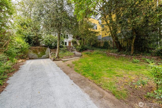 3915 S Brandon St, Seattle, WA 98118