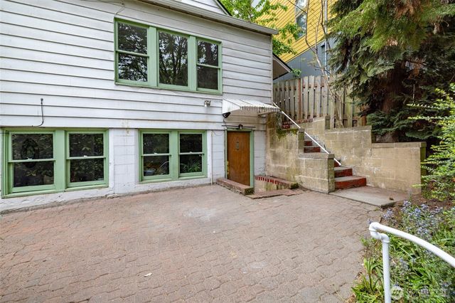 3915 S Brandon St, Seattle, WA 98118