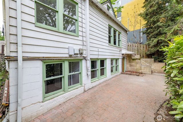 3915 S Brandon St, Seattle, WA 98118