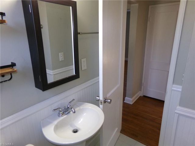 2527 Miller Park Circle C, Winston-salem, NC 27103