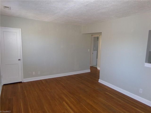 2527 Miller Park Circle C, Winston-salem, NC 27103