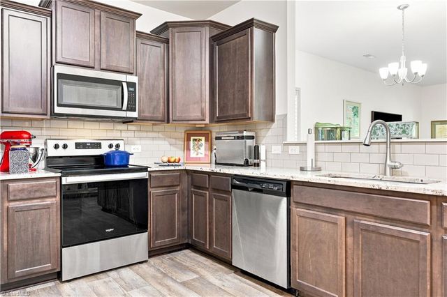 562 Freeport Court, Winston-salem, NC 27127