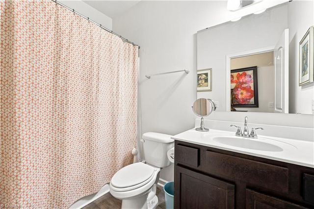 562 Freeport Court, Winston-salem, NC 27127