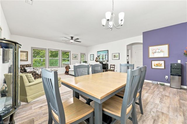562 Freeport Court, Winston-salem, NC 27127