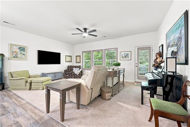 562 Freeport Court, Winston-salem, NC 27127