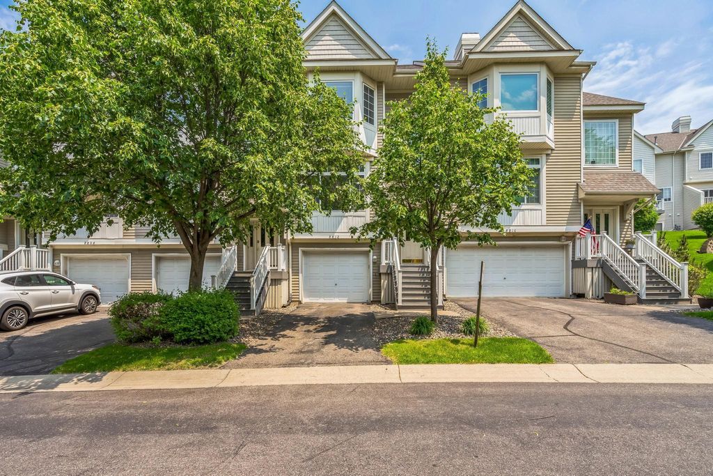 8812 Brunswick Path, Inver Grove Heights, MN 55076