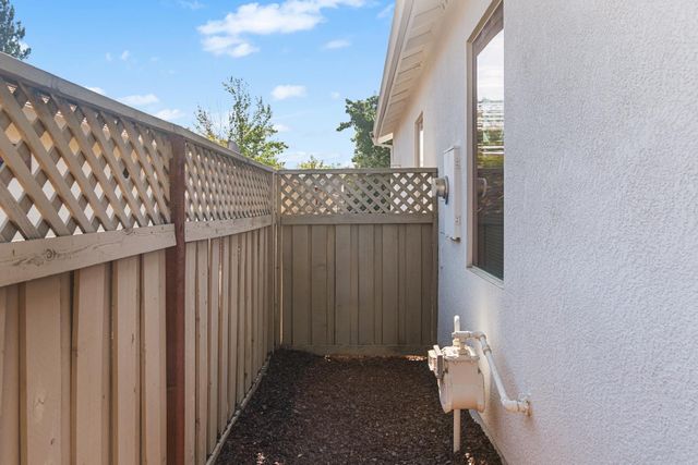 637 Geary Ln, Lincoln, CA 95648