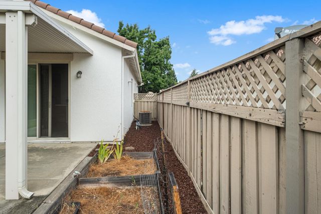 637 Geary Ln, Lincoln, CA 95648