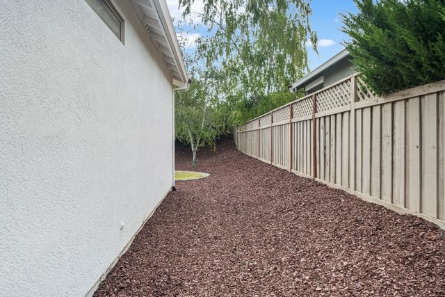 637 Geary Ln, Lincoln, CA 95648