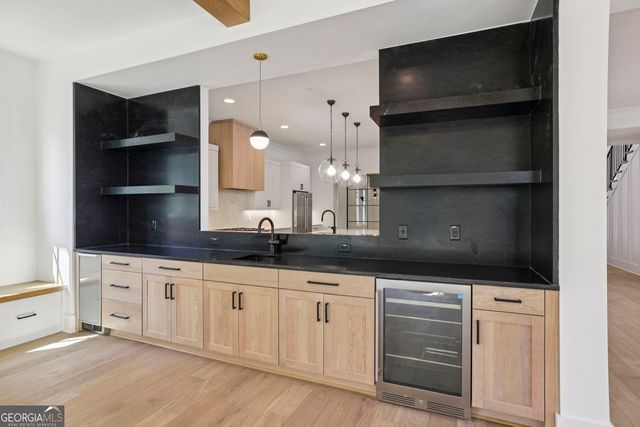 2595 Apple Valley Road NE, Brookhaven, GA 30319