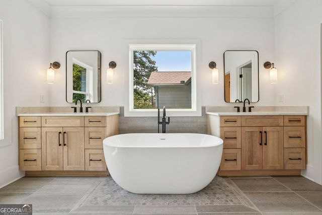 2595 Apple Valley Road NE, Brookhaven, GA 30319