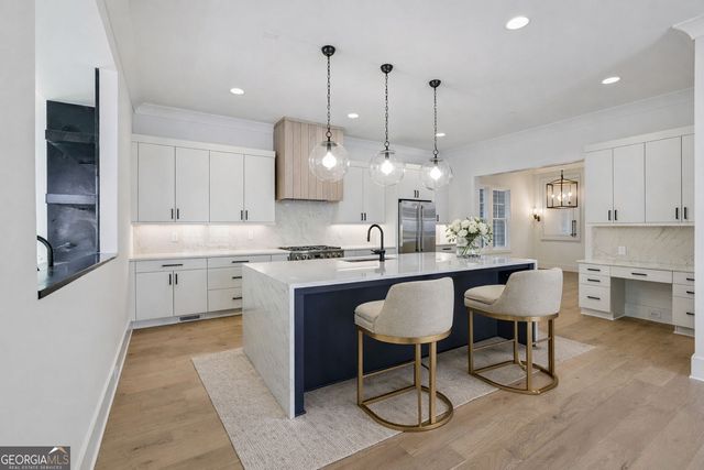 2595 Apple Valley Road NE, Brookhaven, GA 30319