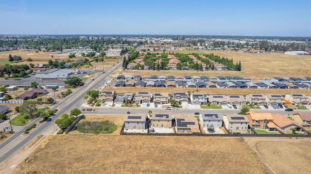 4367 W Saginaw Way, Fresno, CA 93722