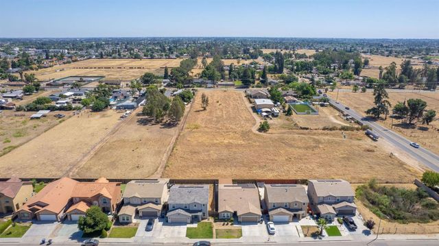 4367 W Saginaw Way, Fresno, CA 93722