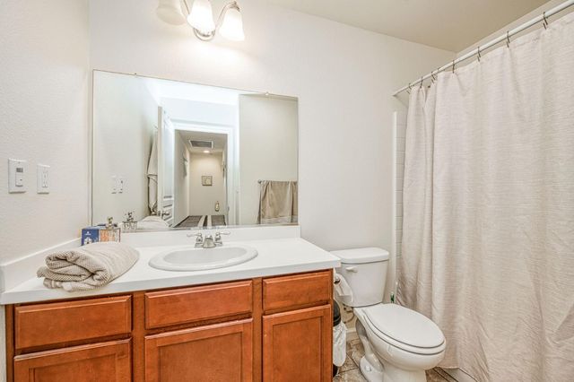 4367 W Saginaw Way, Fresno, CA 93722